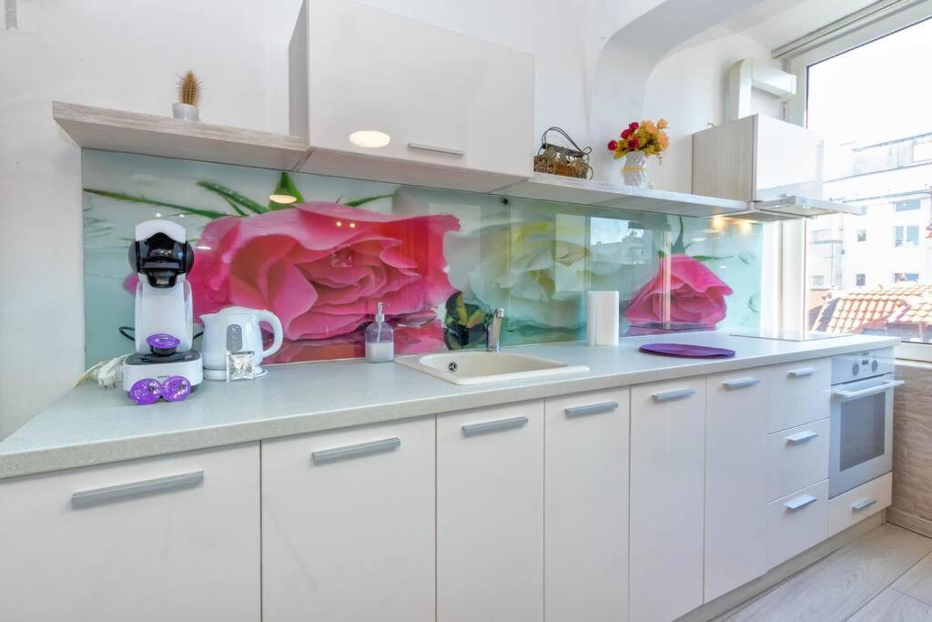 Sunny 2-Bedroom Maisonette Varna & Parking Ngoại thất bức ảnh