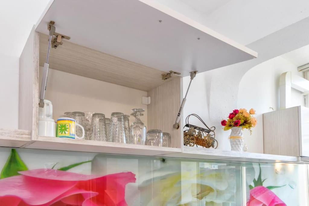 Sunny 2-Bedroom Maisonette Varna & Parking Ngoại thất bức ảnh